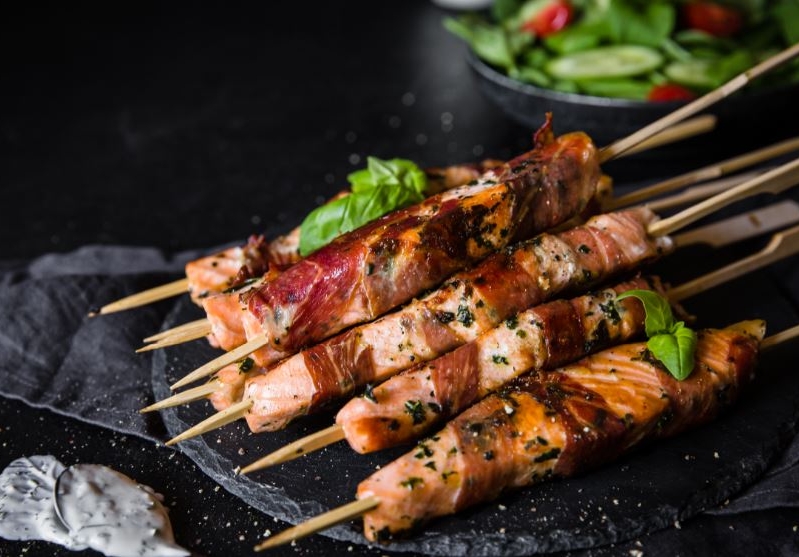 Parmos kumpio ir lašišos vėrinukai
