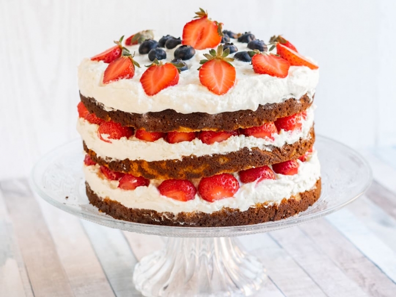 Keto ir Low carb braškių ir maskarponės sūrio tortas 