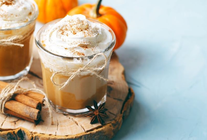 Moliūgų skonio prieskoninė latte